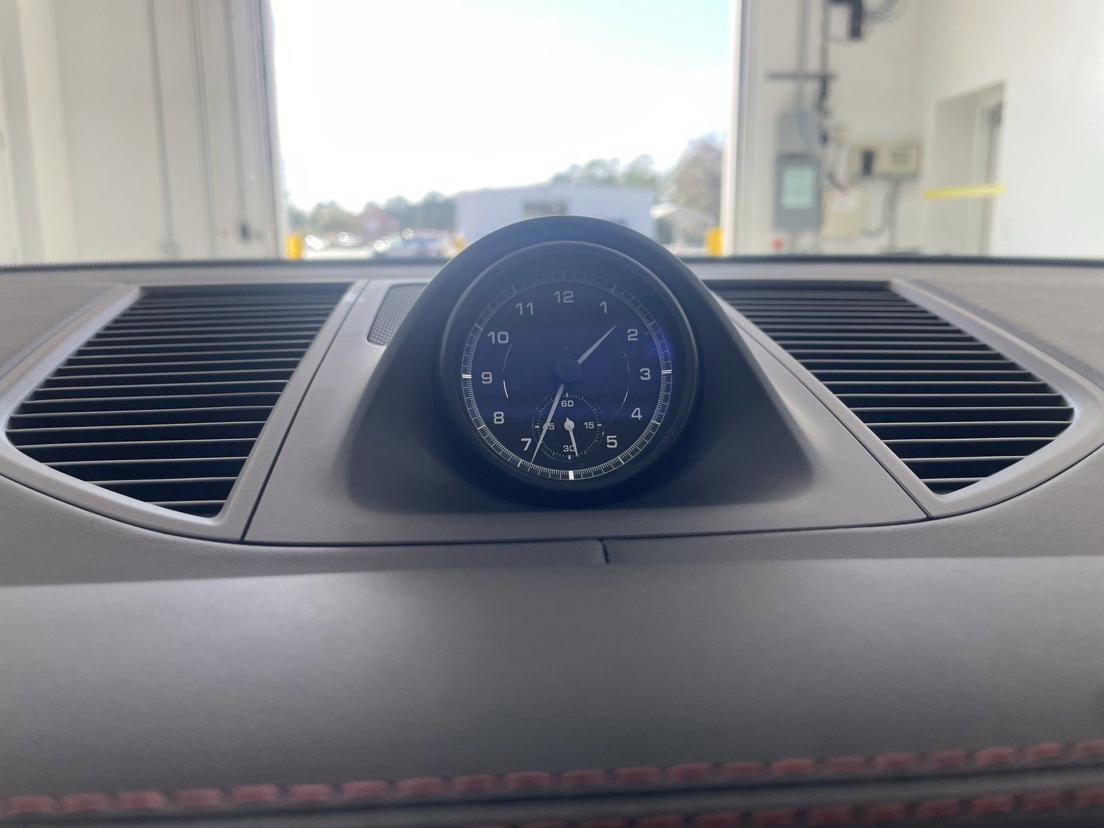 Certified 2026 Porsche Macan Turbo image 12