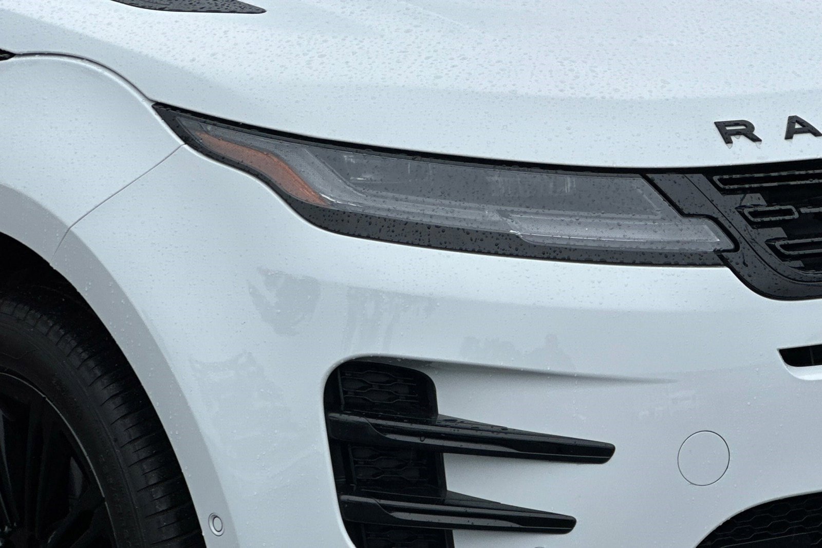 Certified 2025 Land Rover Range Rover Evoque Dynamic SE image 12