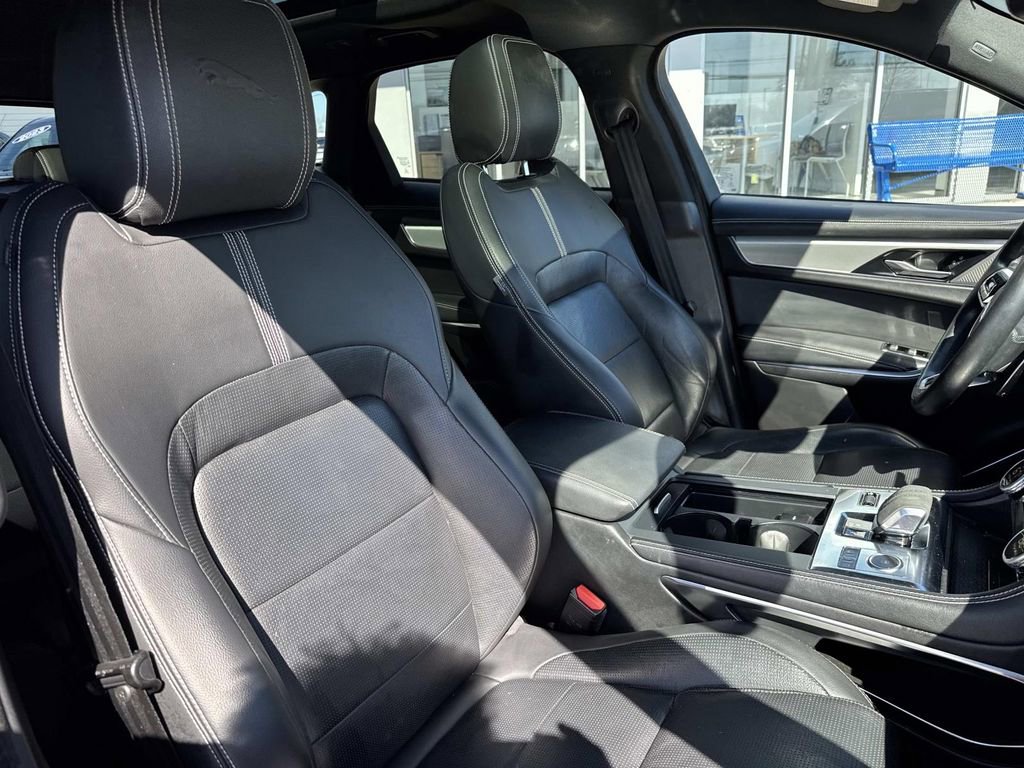 Used 2024 Jaguar F-PACE R-Dynamic S image 11