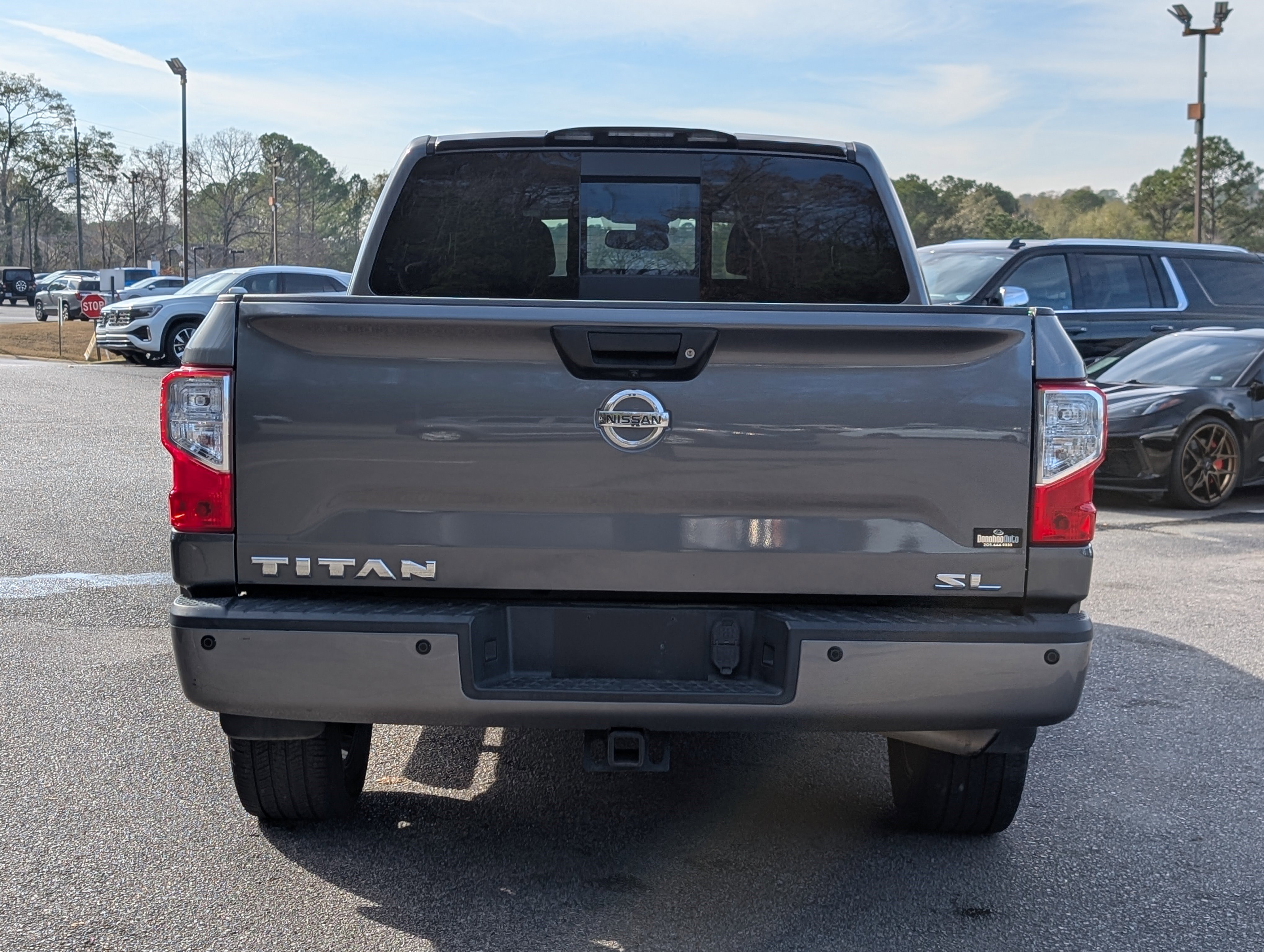 Used 2018 Nissan Titan SL image 8