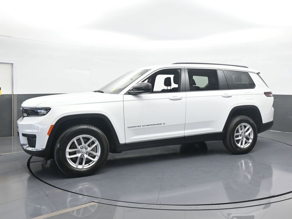 Used 2024 Jeep Grand Cherokee L Laredo image 2