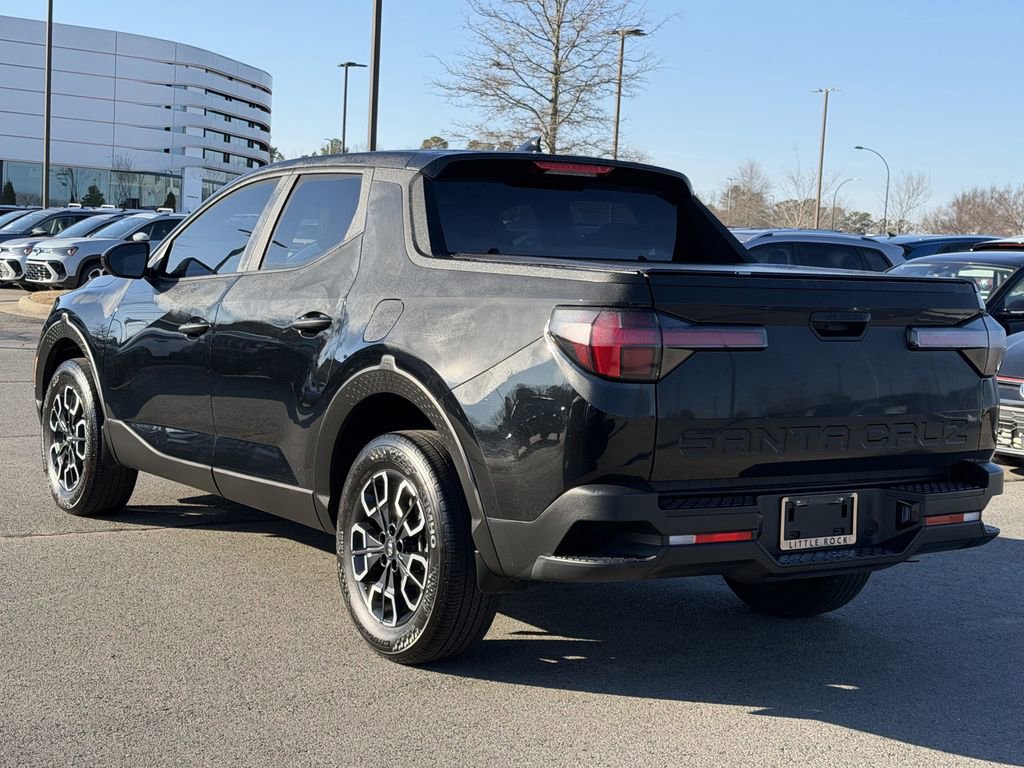 Used 2023 Hyundai Santa Cruz SE image 3