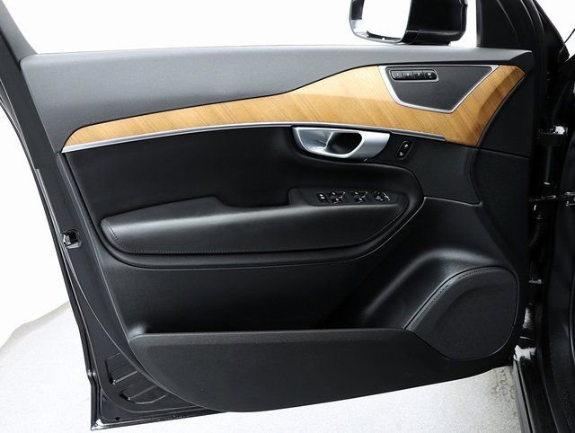 Used 2024 Volvo XC90 B5 Plus image 25