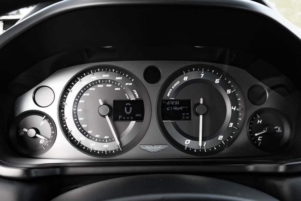 Used 2016 Aston Martin Vanquish Coupe RWD image 13