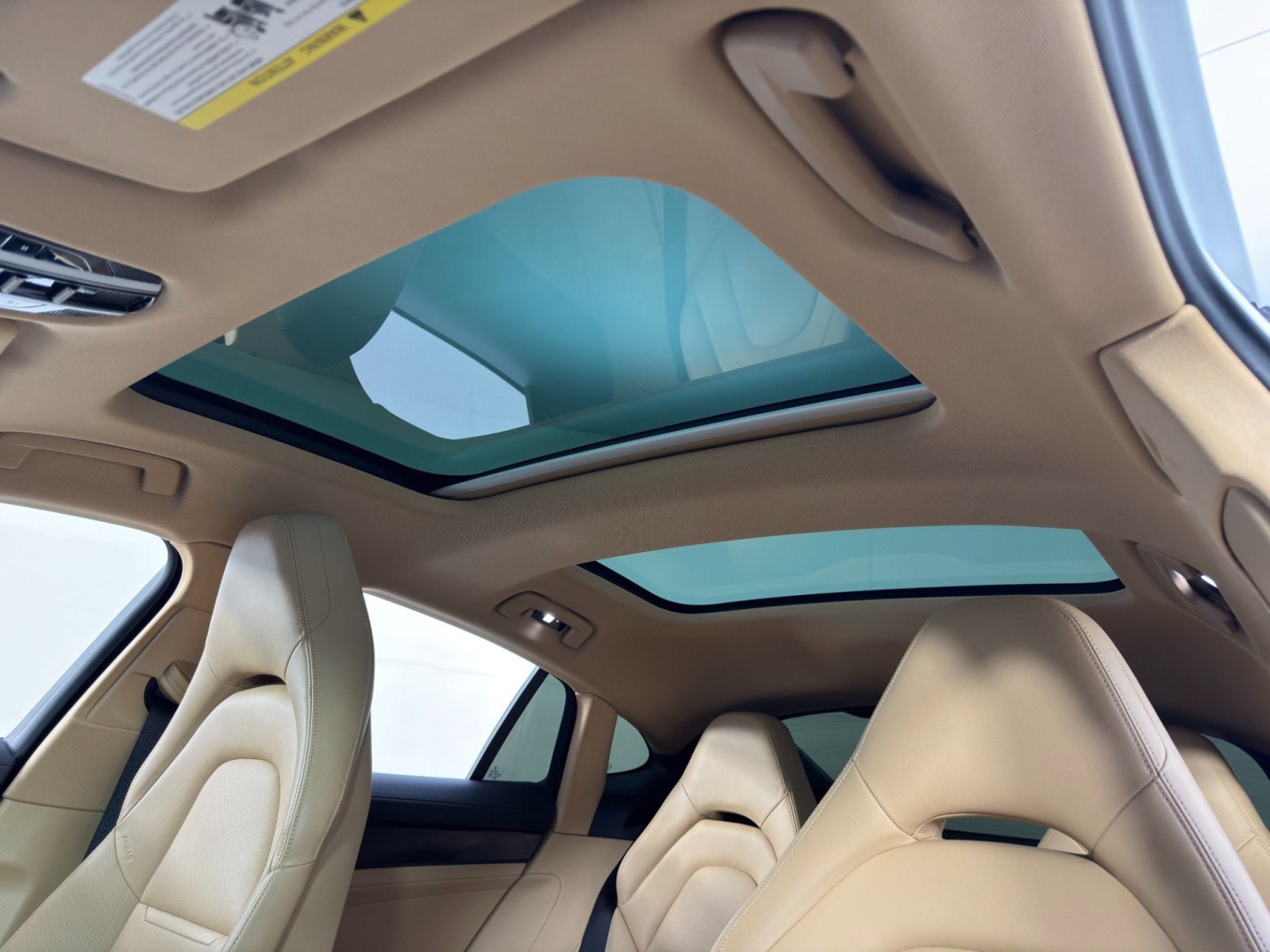 Used 2023 Porsche Panamera 4 image 12