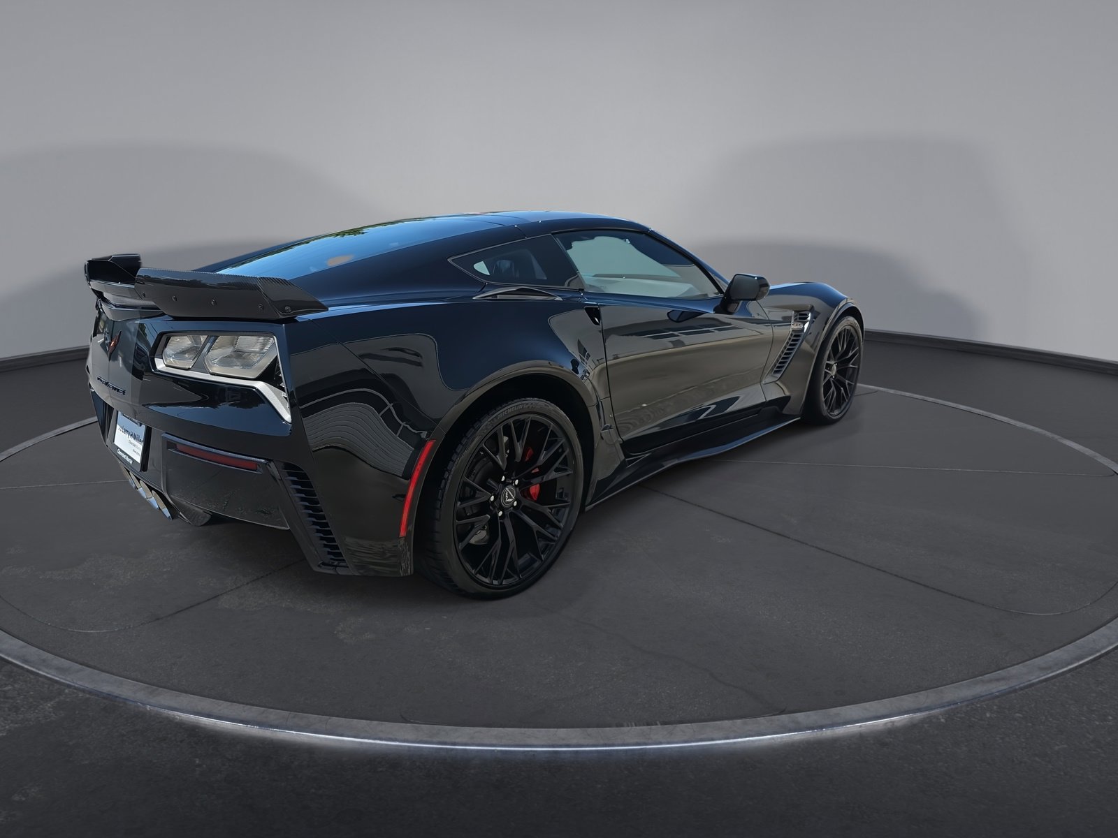 Used 2015 Chevrolet Corvette Z06 w/ 3LZ Preferred Equipment Group RWD image 8