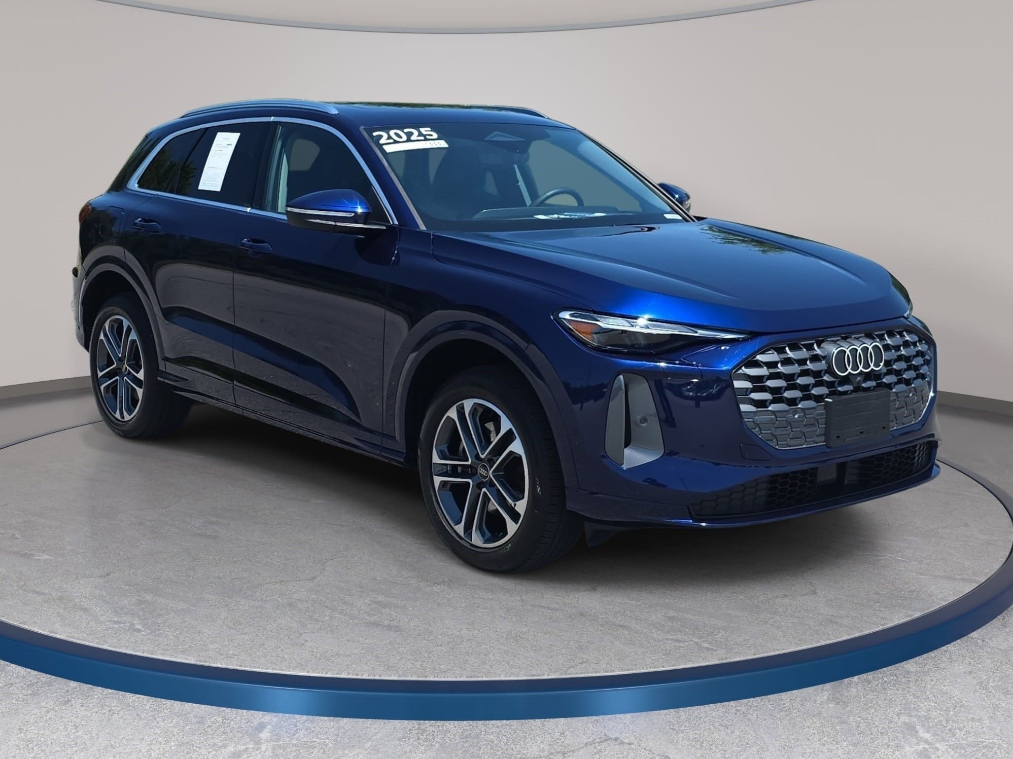 Used 2025 Audi Q5 Premium w/ Convenience Package AWD/4WD image 3