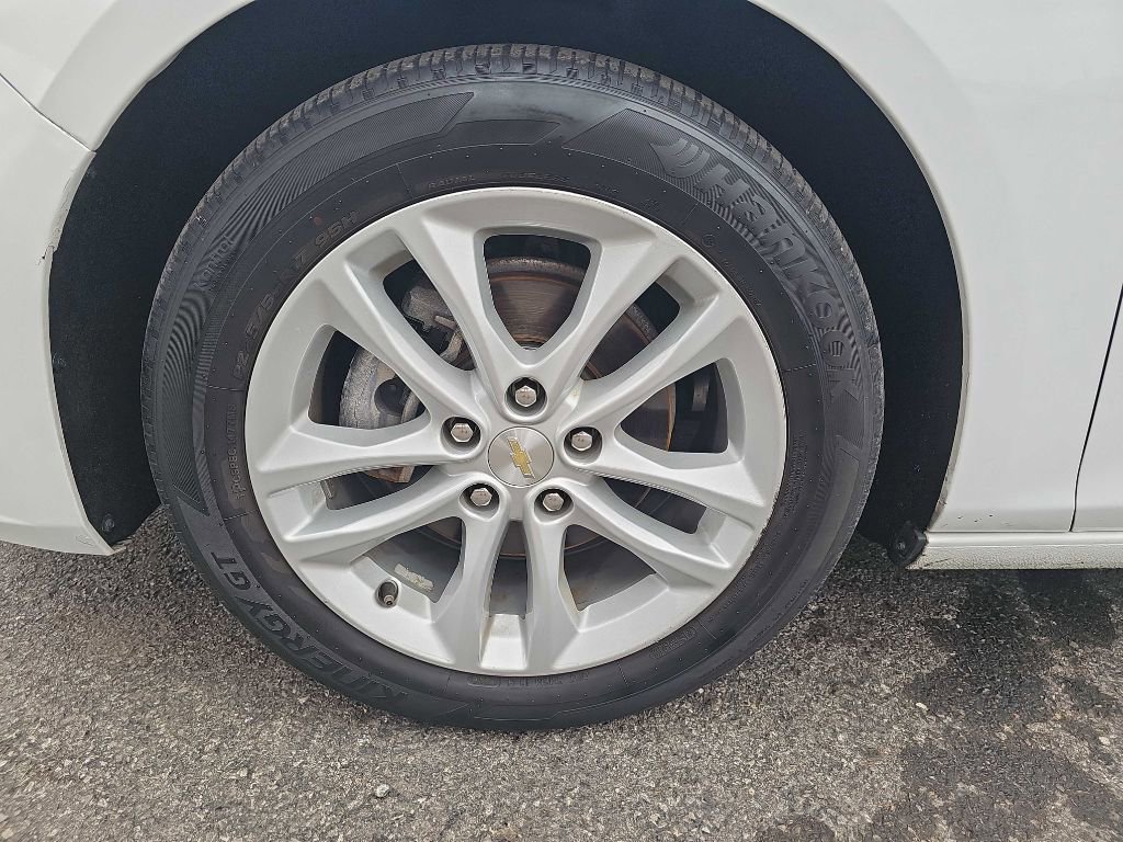 Used 2017 Chevrolet Malibu LT image 23