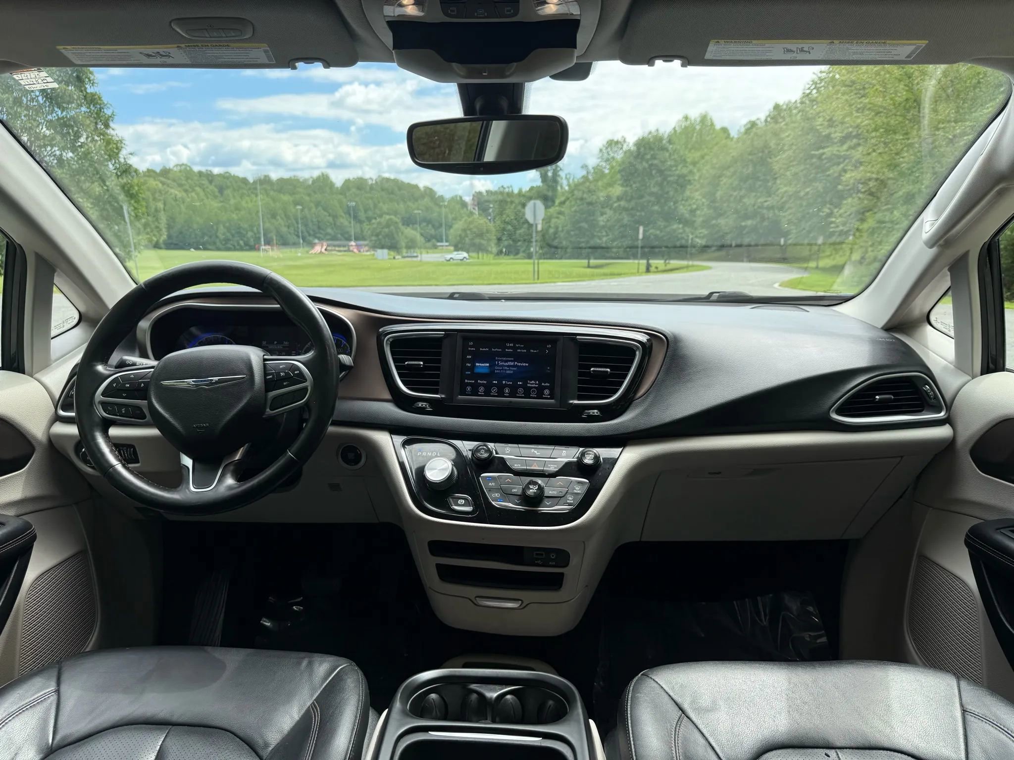 Used 2019 Chrysler Pacifica Touring-L FWD image 29