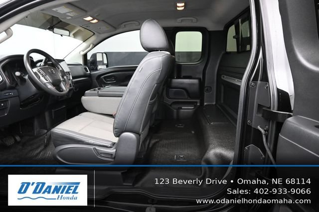 Used 2017 Nissan Titan S AWD/4WD image 34