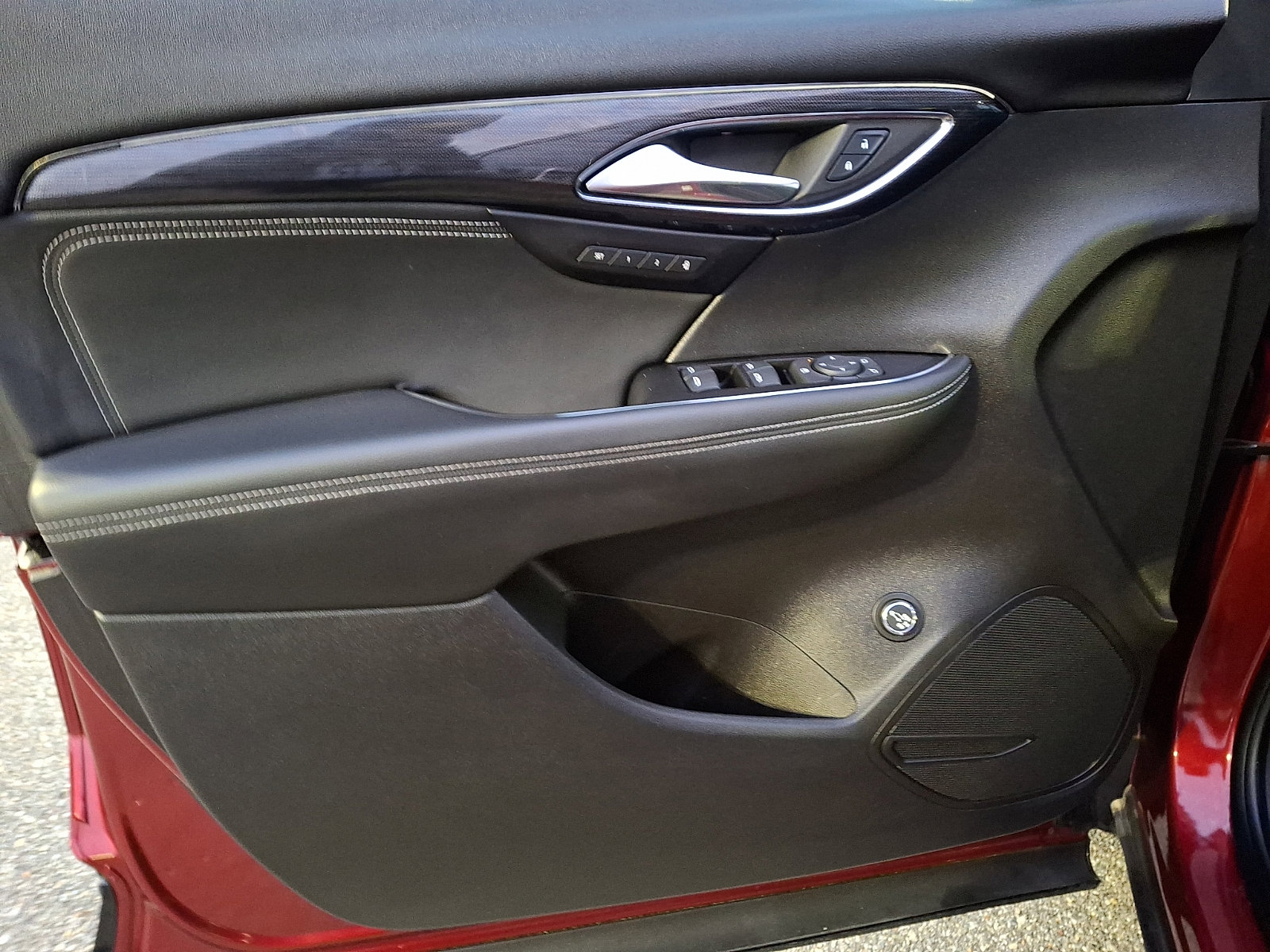 Certified 2023 Buick Envision Essence w/ Sport Touring Package image 12