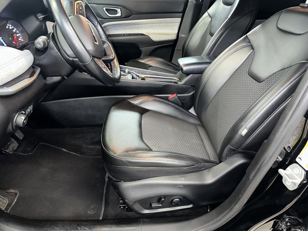 Used 2022 Jeep Compass Latitude w/ Convenience Group image 2