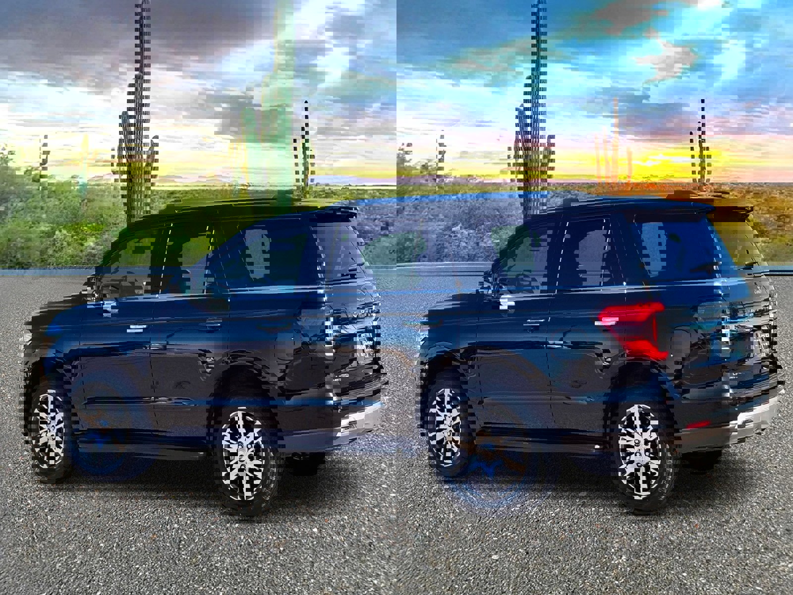 Used 2024 Ford Expedition Limited image 4