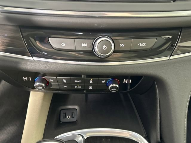 Used 2019 Buick Enclave Essence image 23