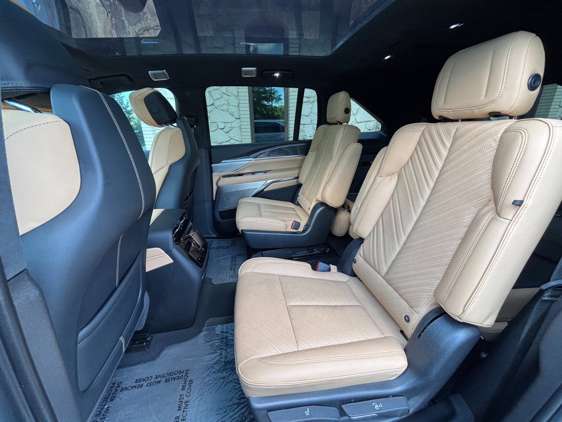 Used 2026 Cadillac Escalade IQ Luxury 2 AWD/4WD image 29