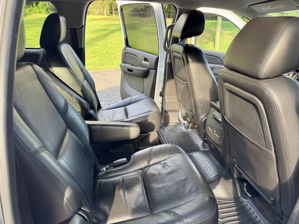 Used 2012 GMC Yukon XL SLT w/ SLT-2 Equipment Package RWD image 8