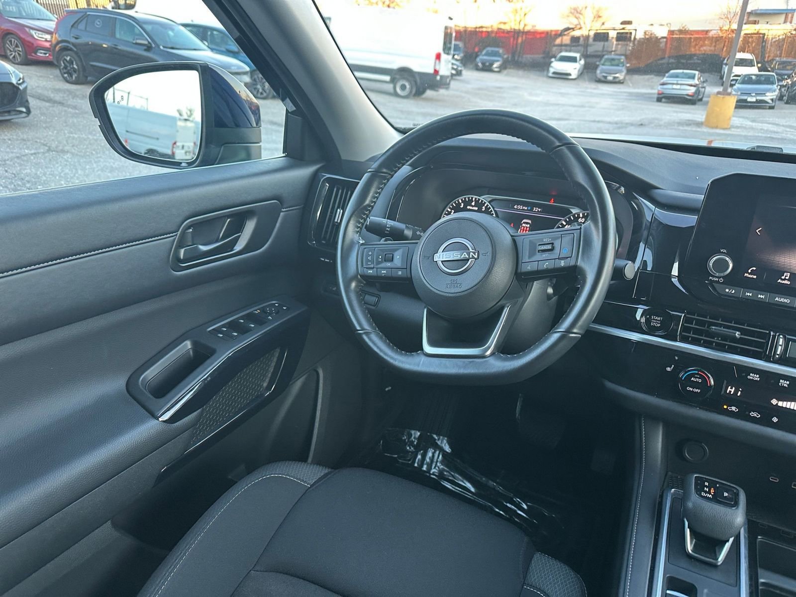 Used 2025 Nissan Pathfinder SV image 35