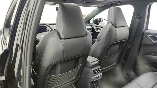 Used 2025 Audi Q4 e-tron Premium w/ Convenience Package image 32
