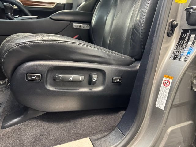 Used 2019 Lexus LX 570 4WD w/ Luxury Package image 12