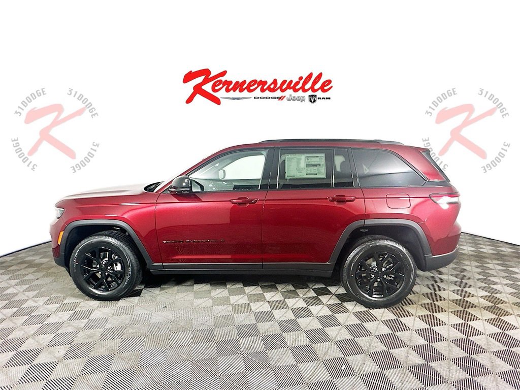 New 2025 Jeep Grand Cherokee Altitude image 4