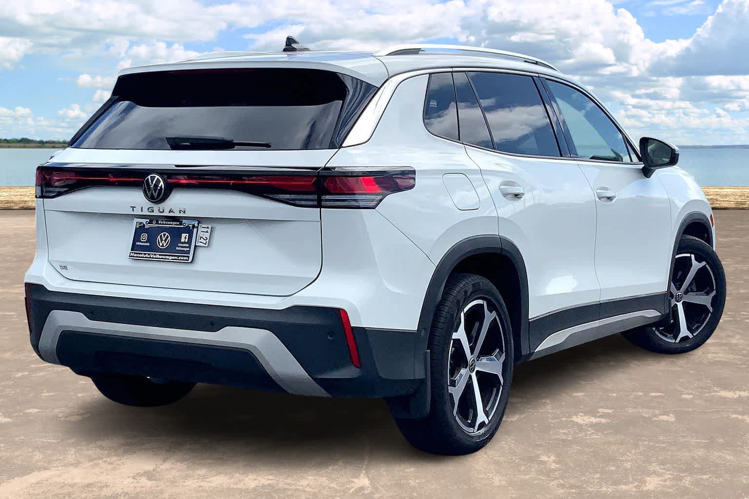 Certified 2026 Volkswagen Tiguan SE FWD image 22
