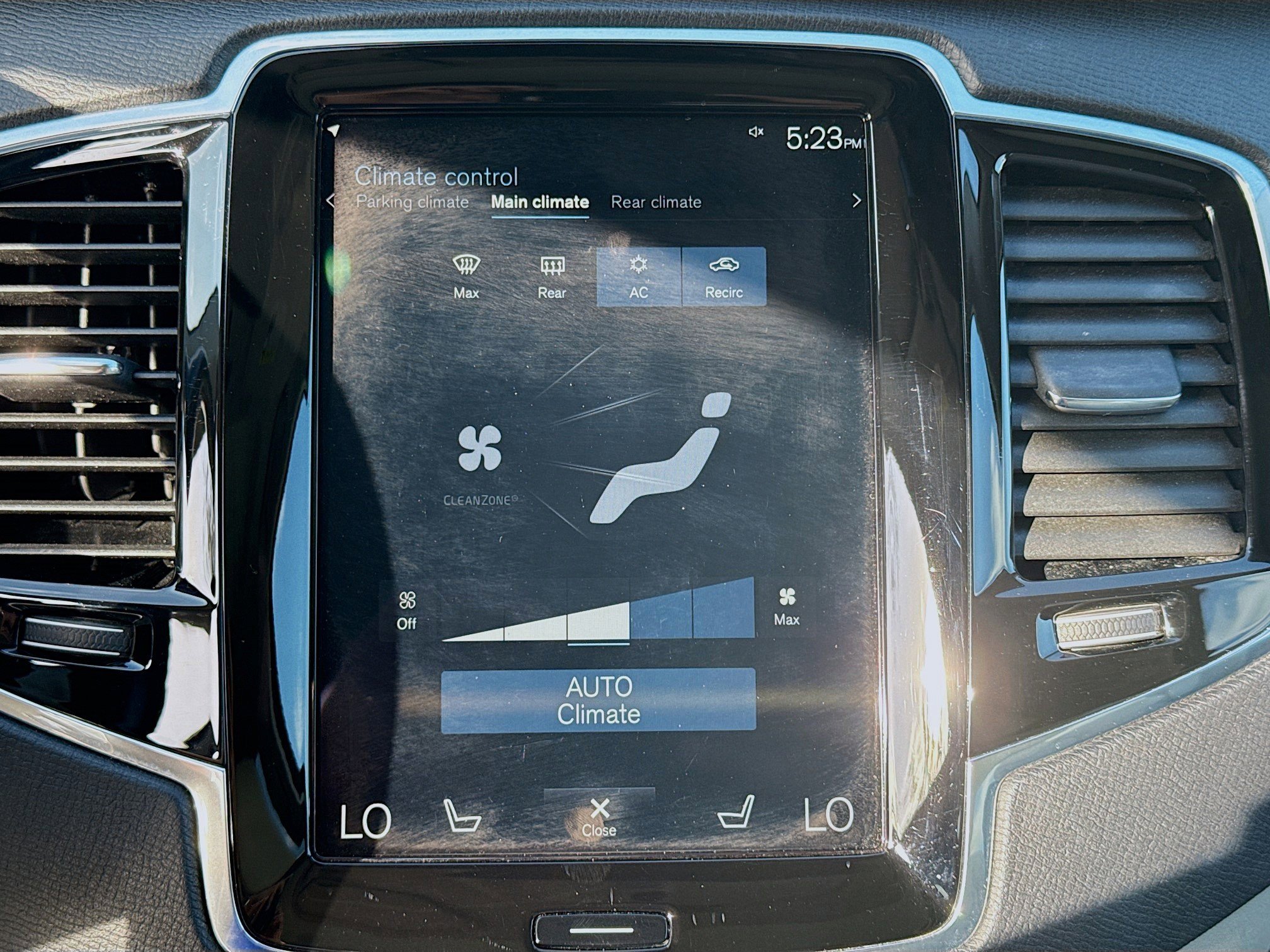 Used 2021 Volvo XC90 T6 Momentum w/ Advanced Package image 15