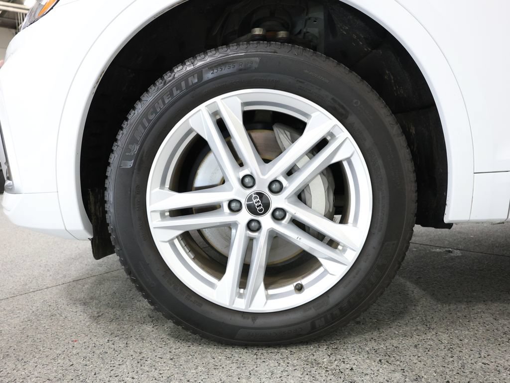 Certified 2024 Audi Q5 e Premium w/ Convenience Package AWD/4WD image 5