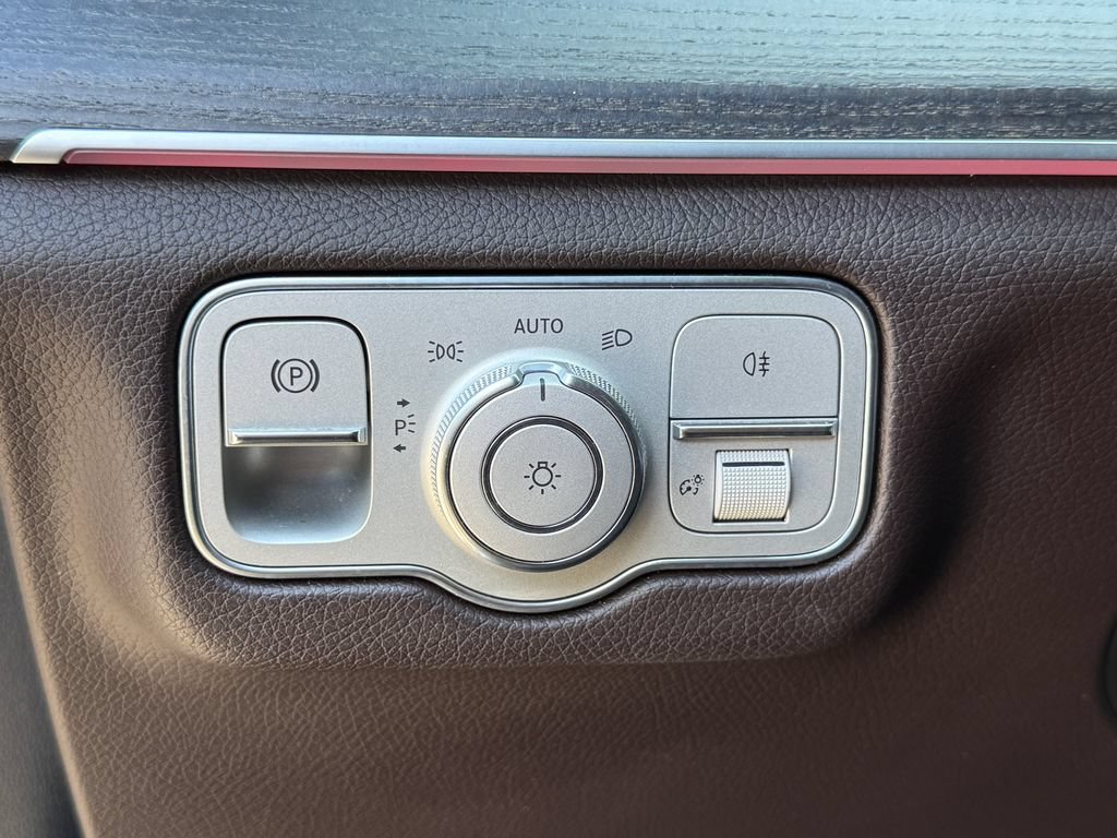 Used 2022 Mercedes-Benz GLS 450 4MATIC image 21