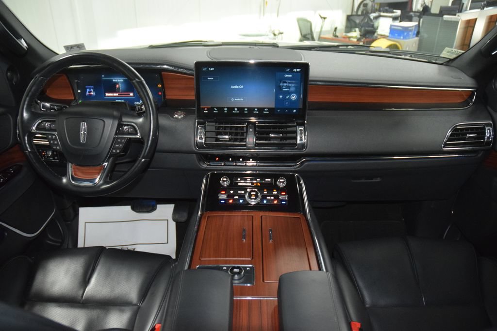 Used 2024 Lincoln Navigator L 4WD image 30