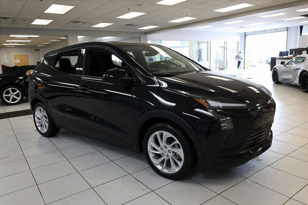 New 2027 Chevrolet Bolt LT w/ Comfort Package image 7