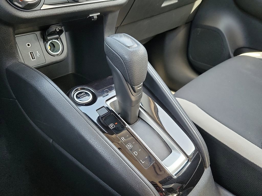 Used 2022 Nissan Versa SV FWD image 25