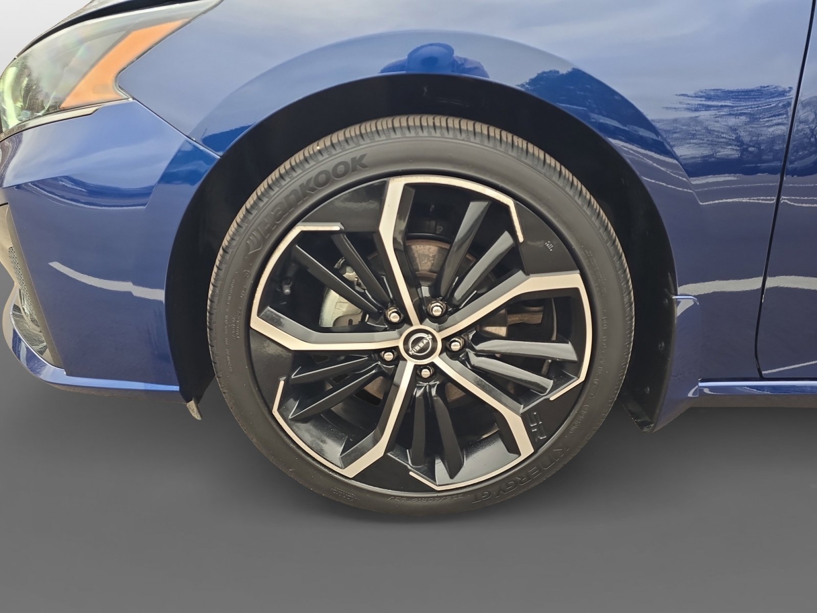 Used 2024 Nissan Altima 2.5 SR w/ SR Premium Package image 9