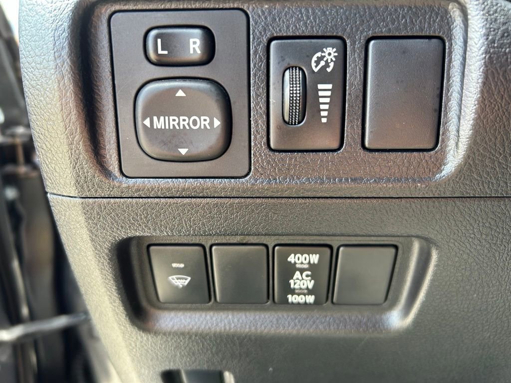 Used 2017 Toyota 4Runner SR5 AWD/4WD image 21