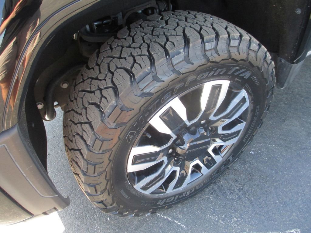 Used 2024 GMC Sierra 2500 Denali Ultimate AWD/4WD image 16