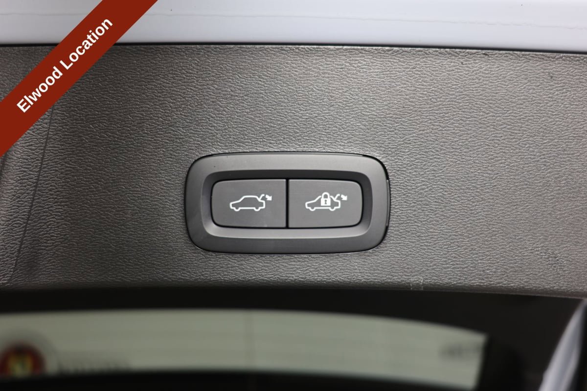Used 2025 Volvo XC40 B5 Core AWD/4WD image 31