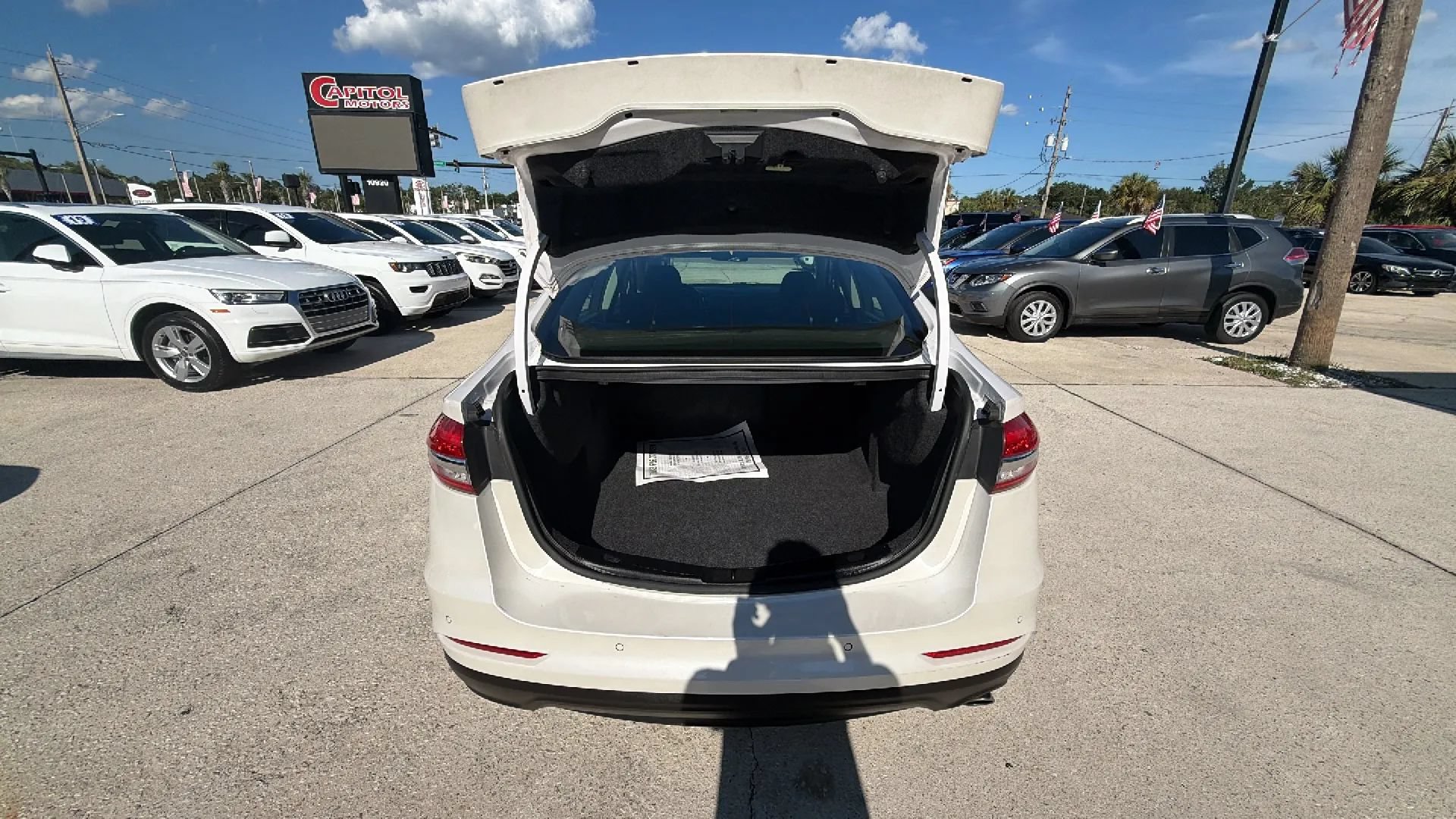 Used 2020 Ford Fusion SE FWD image 22
