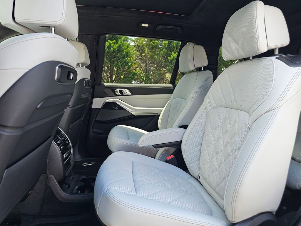 Used 2026 BMW X7 xDrive40i w/ M Sport Package image 19