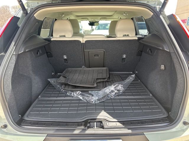 Certified 2023 Volvo XC40 B5 Ultimate w/ Climate Package image 35