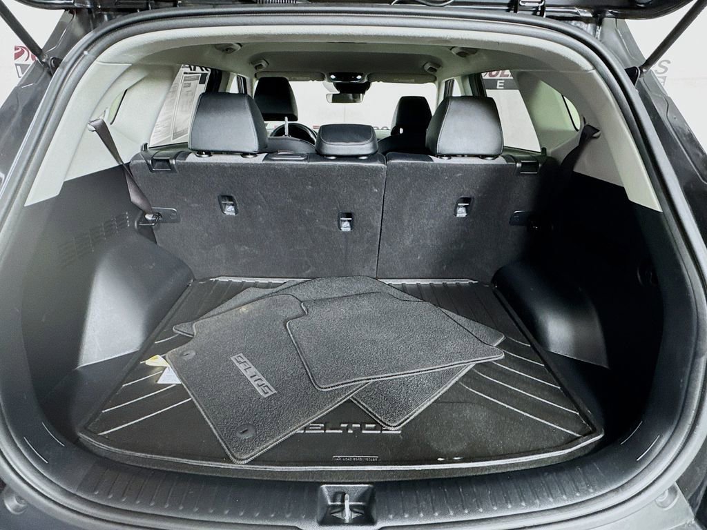 Used 2023 Kia Seltos S w/ Navigation Package image 24