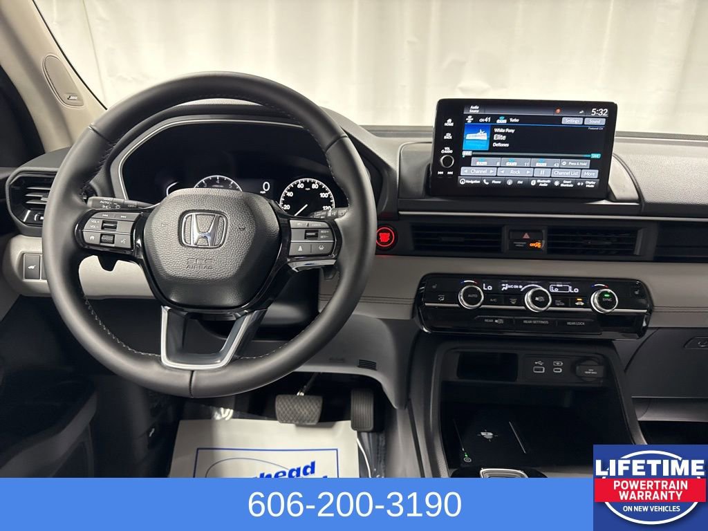 New 2025 Honda Pilot Touring image 20
