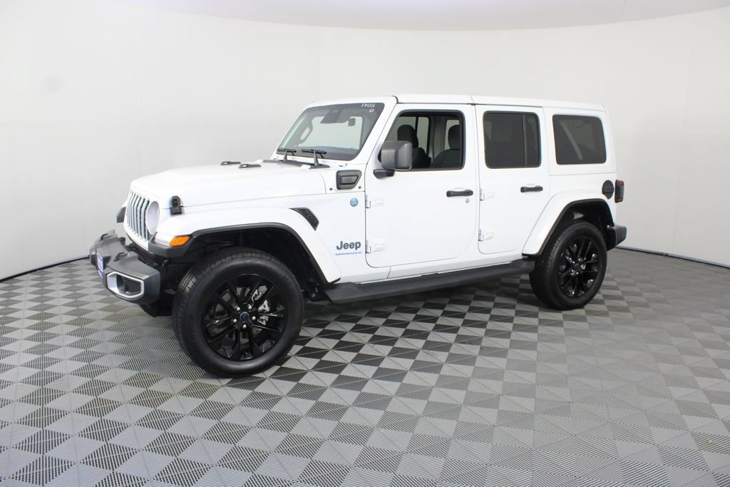 Used 2025 Jeep Wrangler Unlimited Sahara AWD/4WD image 2