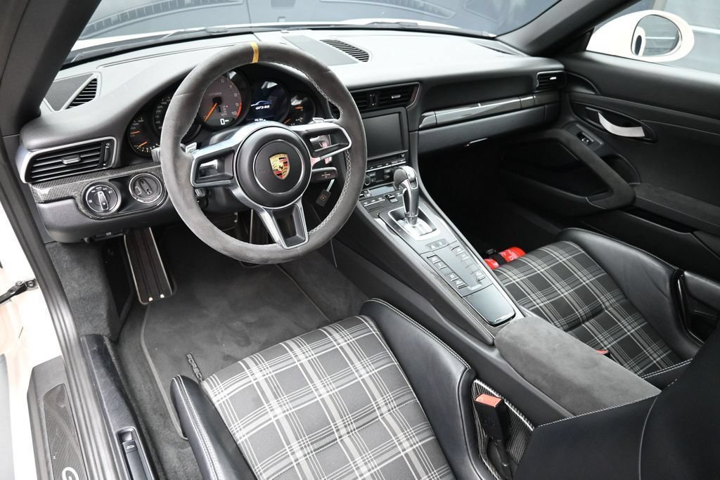 Certified 2016 Porsche 911 GT3 RS RWD image 4