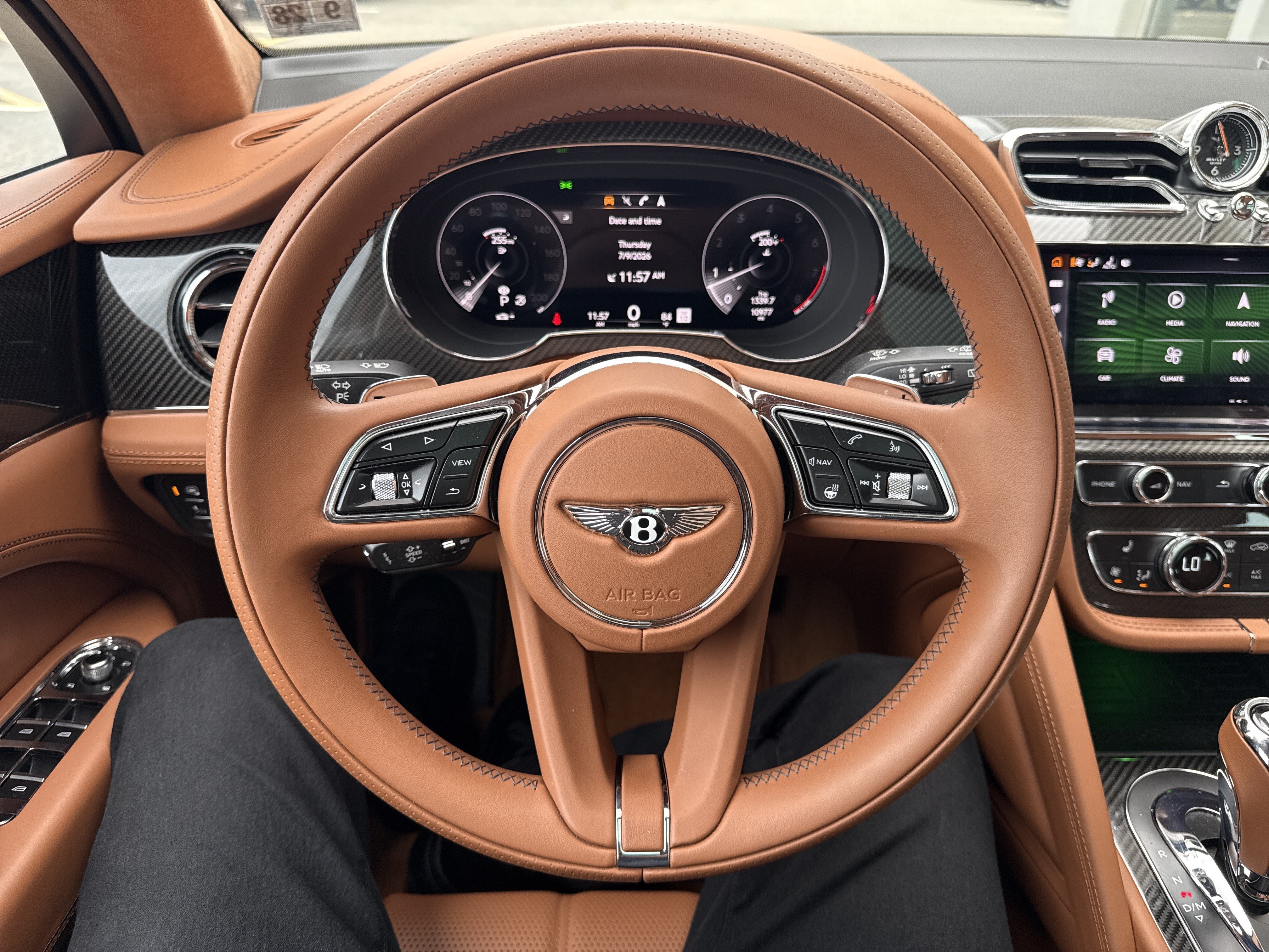 Used 2023 Bentley Bentayga AWD/4WD image 19