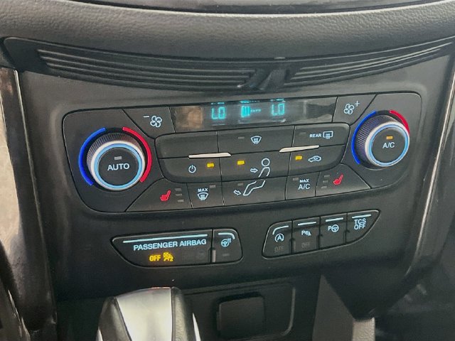 Used 2018 Ford Escape Titanium w/ Ford Safe & Smart Package FWD image 23