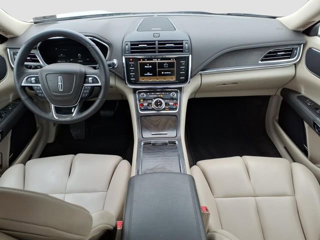 Used 2017 Lincoln Continental Premiere image 12