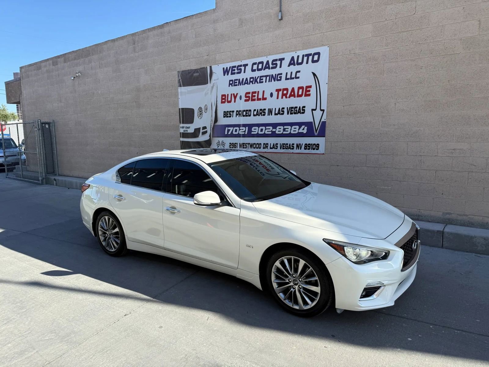 Used 2018 INFINITI Q50 Luxe w/ Cargo Package (L95) RWD image 2