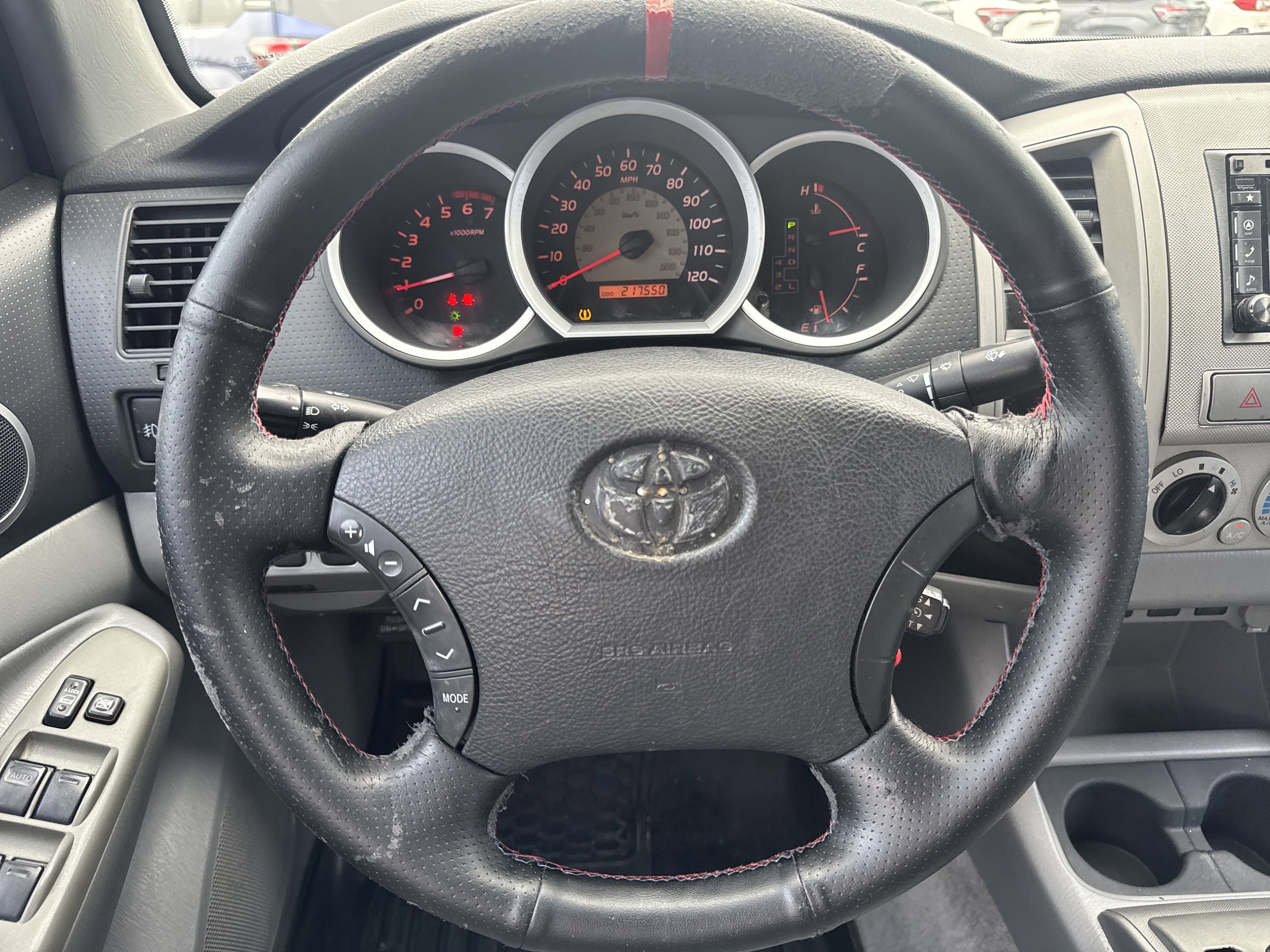 Used 2011 Toyota Tacoma PreRunner w/ SR5 Pkg #2 RWD image 12