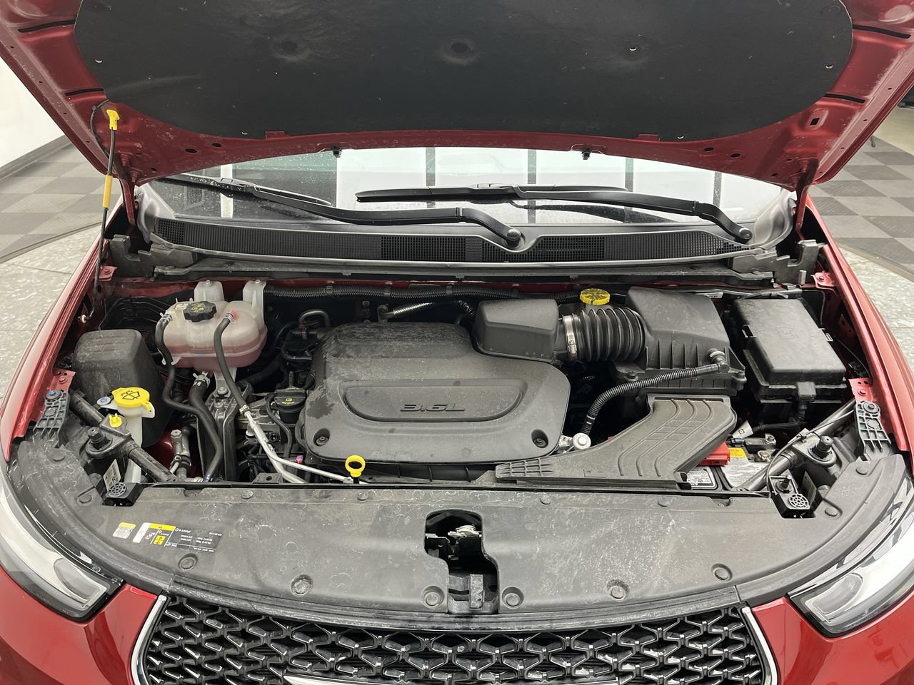 Used 2025 Chrysler Pacifica Select FWD image 28