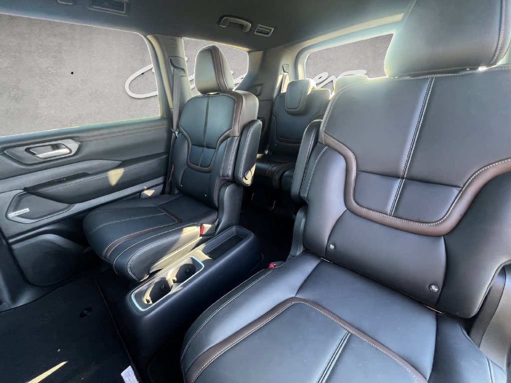 Certified 2026 Nissan Armada SL w/ Captain's Chari Seat Package RWD image 22