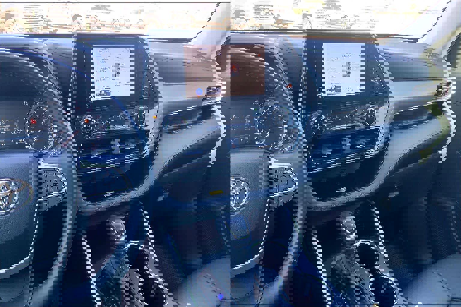 Used 2023 Toyota Highlander XLE image 7